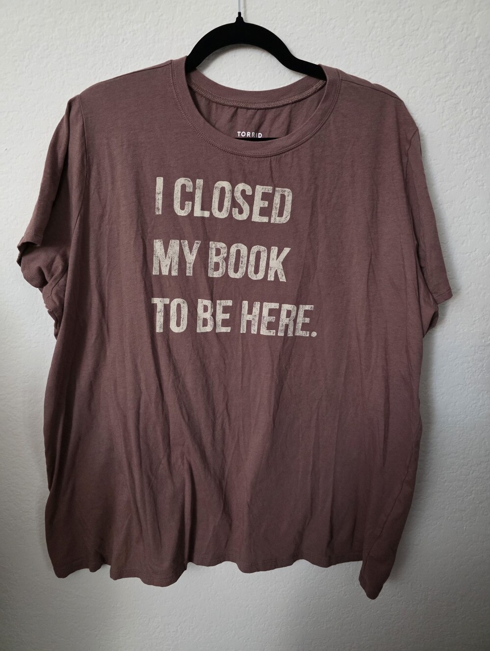 EUC torrid Mauve Graphic Tee "I CLOSED MY BOOK TO BE HERE."